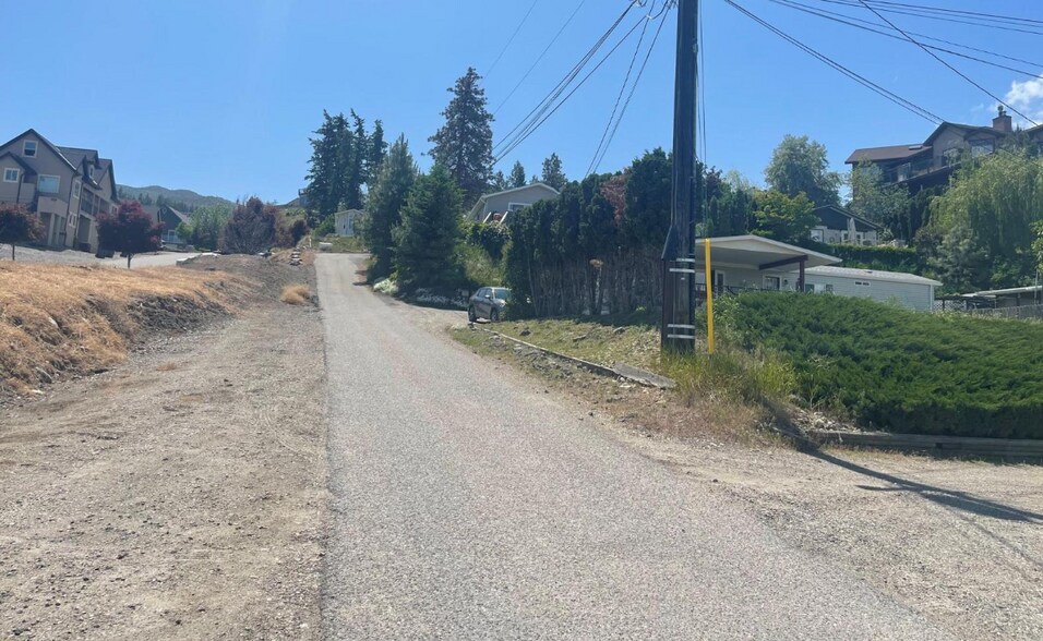 5155 Chute Lake Rd, Kelowna, BC à vendre - Photo de l’immeuble – Image 2 sur 5