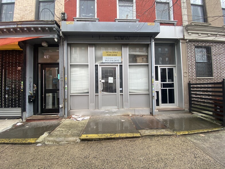 702 De Kalb Ave, Brooklyn, NY à louer - Photo de l’immeuble – Image 1 sur 10