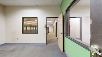 23371 Aurora Rd, Bedford, OH à louer Numérisation 3D Matterport– Image 1 sur 14