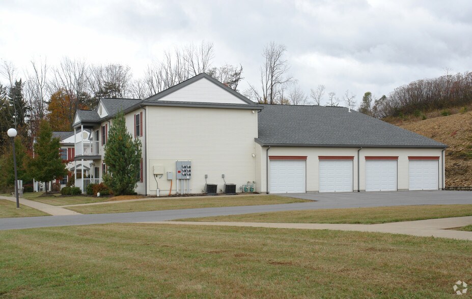 155 Franklin Ave, Bloomsburg, PA à vendre - Photo de l’immeuble – Image 3 sur 3