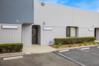 3621 W MacArthur Blvd, Santa Ana, CA à louer Photo intérieure– Image 2 sur 11