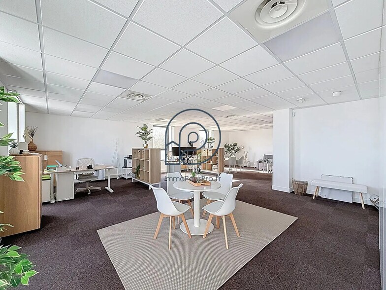Bureau dans Villeneuve-d'Ascq à vendre - Photo de l’immeuble – Image 2 sur 6