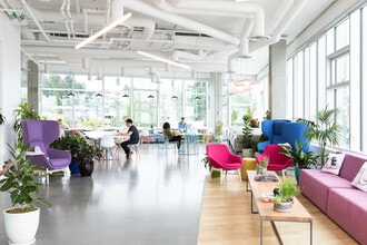 565 Great Northern Way, Vancouver, BC à louer Photo intérieure– Image 2 sur 4