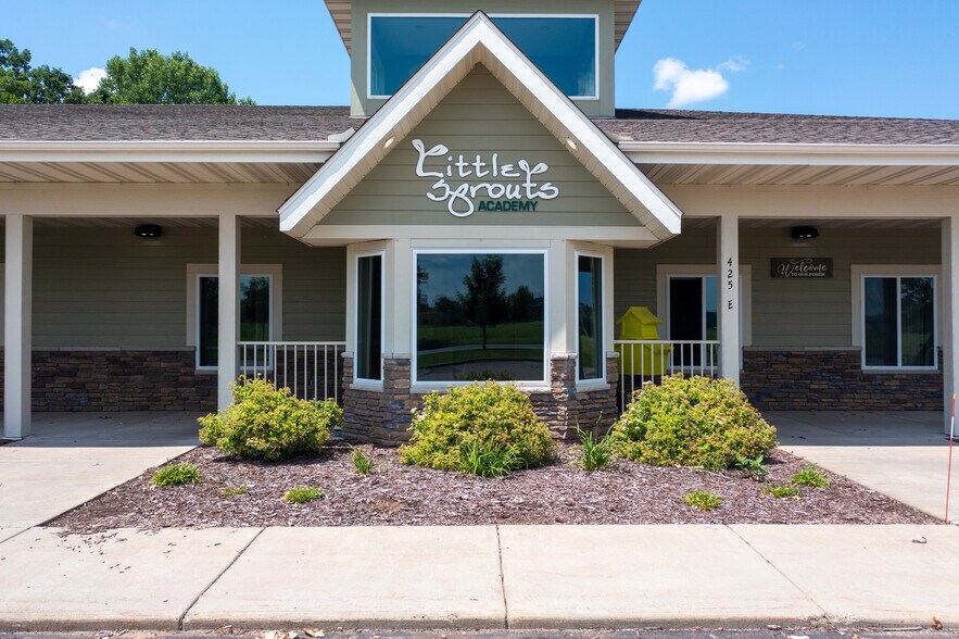 425 Technology Dr E, Menomonie, WI à vendre - Photo de l’immeuble – Image 2 sur 5