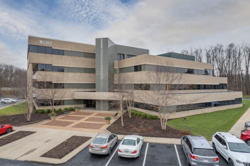 4040 Embassy Pky, Akron, OH à louer Photo principale– Image 1 sur 8