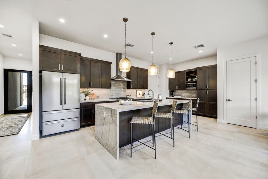 6525 E Cave Creek Rd, Cave Creek, AZ à vendre - Photo de l’immeuble – Image 3 sur 45