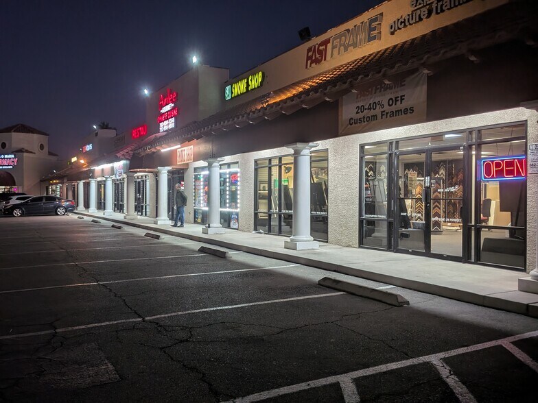 3827 E Sunset Rd, Las Vegas, NV à louer - Photo de l’immeuble – Image 3 sur 7