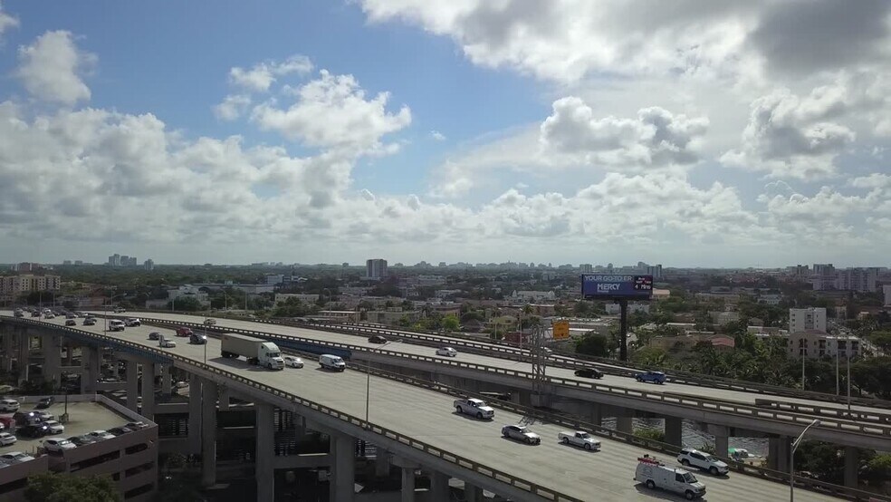 205 SW 3rd St, Miami, FL à louer - Vidéo sur l’annonce professionnelle – Image 3 sur 6