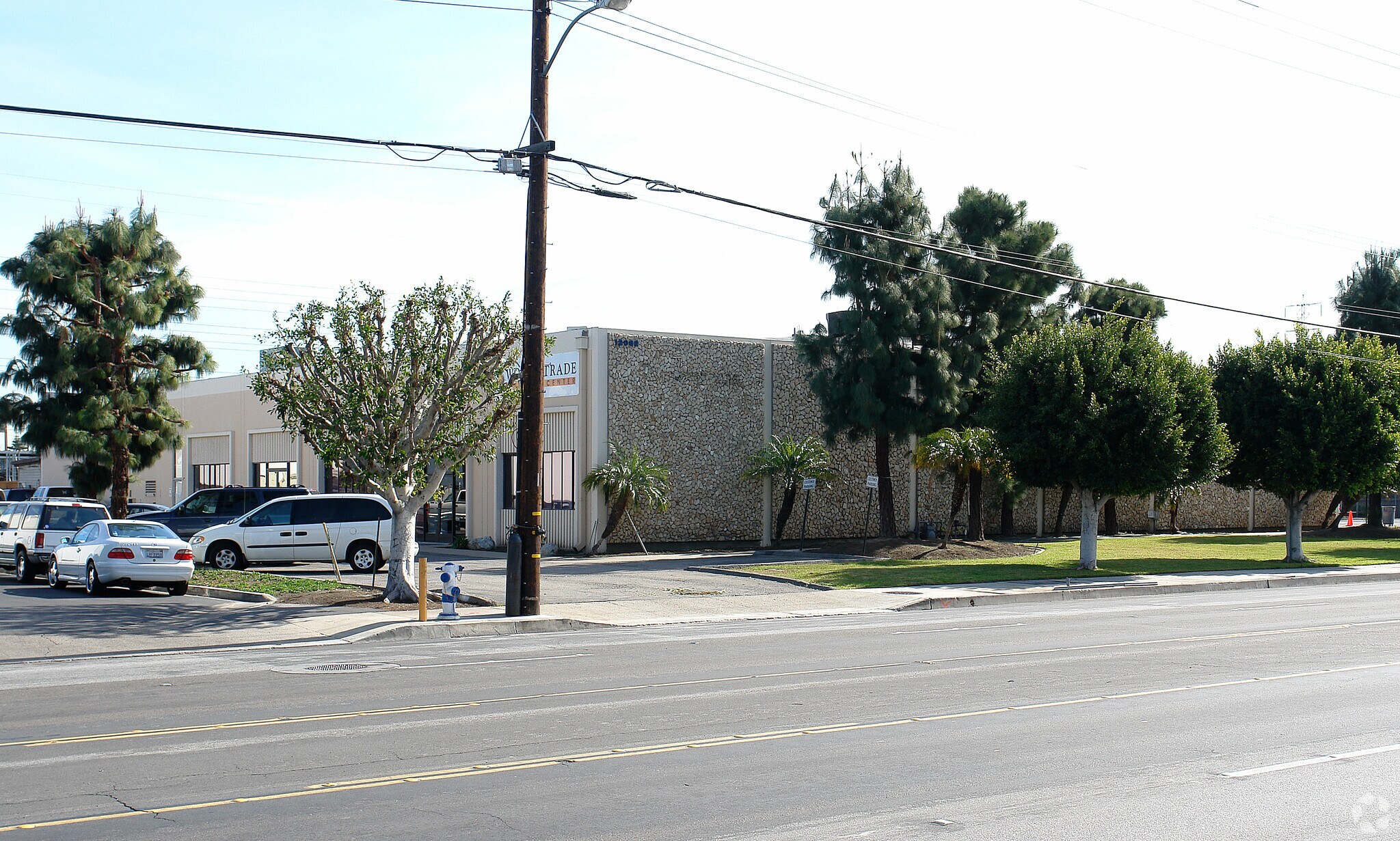 12082 Western Ave, Garden Grove, CA à louer Photo principale– Image 1 sur 6