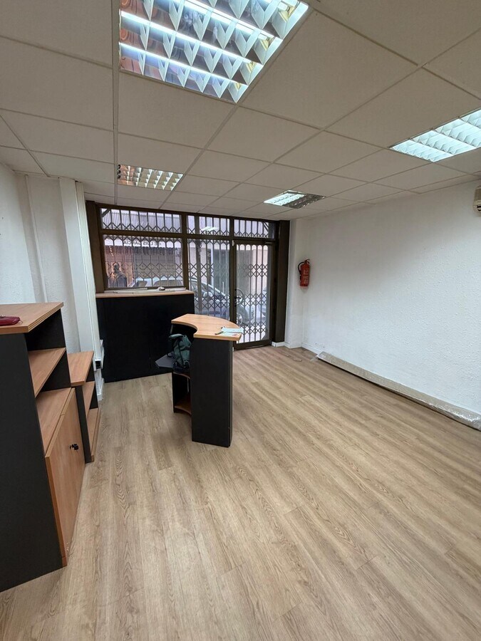 Esplugues de Llobregat, BAR 08950 - Lot - -  - Photo intérieure - Image 1 of 11