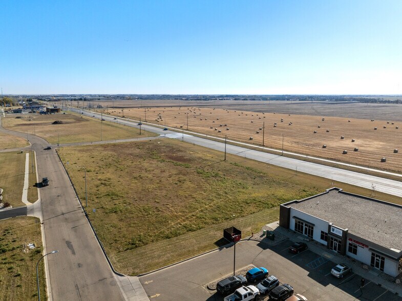 2101 36th Ave SW, Minot, ND à vendre - Aérien – Image 2 sur 4
