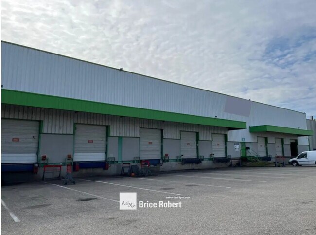 Plus de détails pour 66 Avenue Des Freres Montgolfier, Genas - Différents types d’espaces à louer