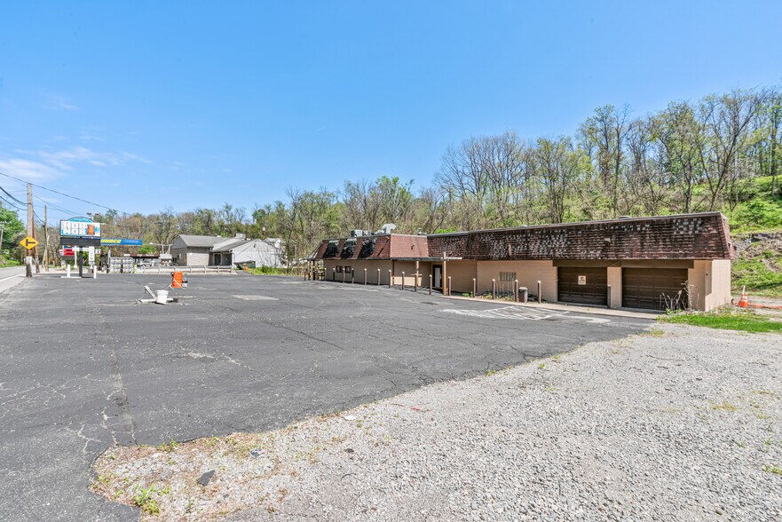 4025 Homestead Duquesne Rd, West Mifflin, PA à vendre - Photo de l’immeuble – Image 2 sur 7