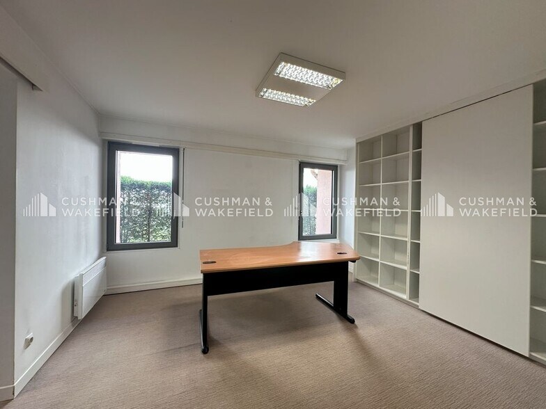Bureau dans Strasbourg à louer - Photo de l’immeuble – Image 2 sur 10