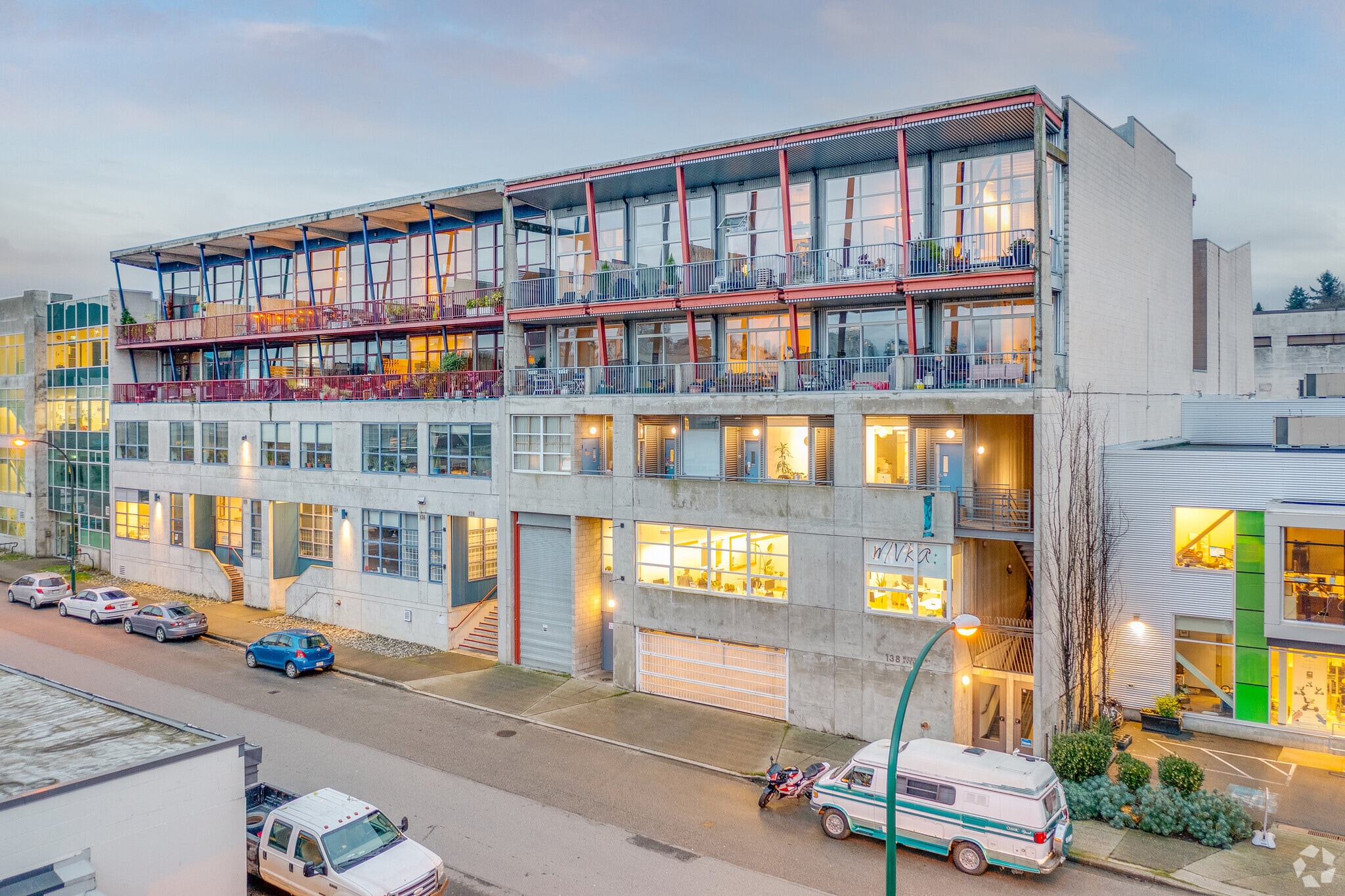 118-128 W 6th Ave, Vancouver, BC à louer Photo principale– Image 1 sur 8