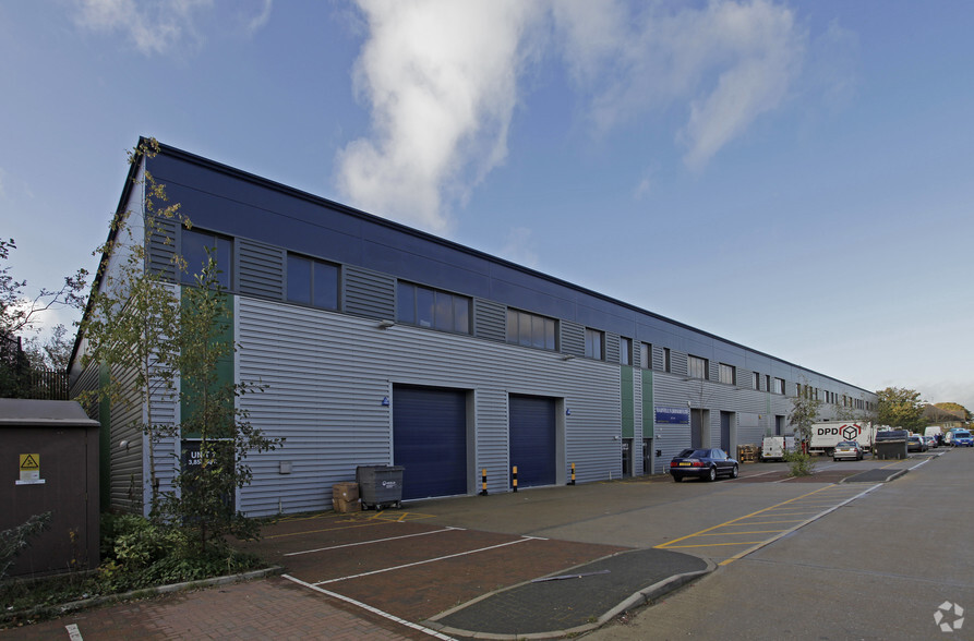 Whiteleaf Rd, Hemel Hempstead à vendre - Photo de l’immeuble – Image 1 sur 7