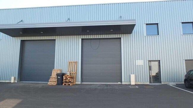 Plus de détails pour Bureau, Local d'activités à louer