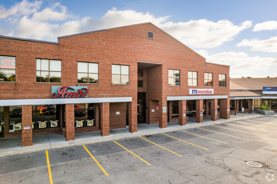 2915 Boul Saint-Charles, Kirkland, QC à louer - Photo de l’immeuble – Image 3 sur 16