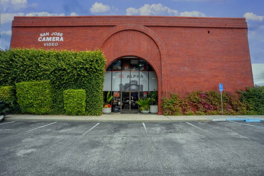 1600 Winchester Blvd, Campbell, CA à vendre - Photo de l’immeuble – Image 3 sur 23