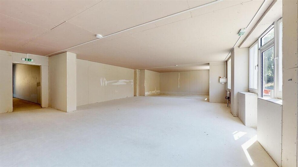 129 Heston Rd, Hounslow à louer - Photo de l’immeuble – Image 3 sur 11