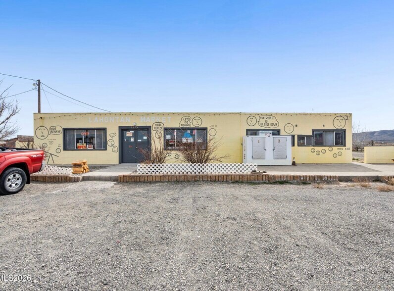 1375 E Fir St, Silver Springs, NV à vendre - Photo de l’immeuble – Image 2 sur 19