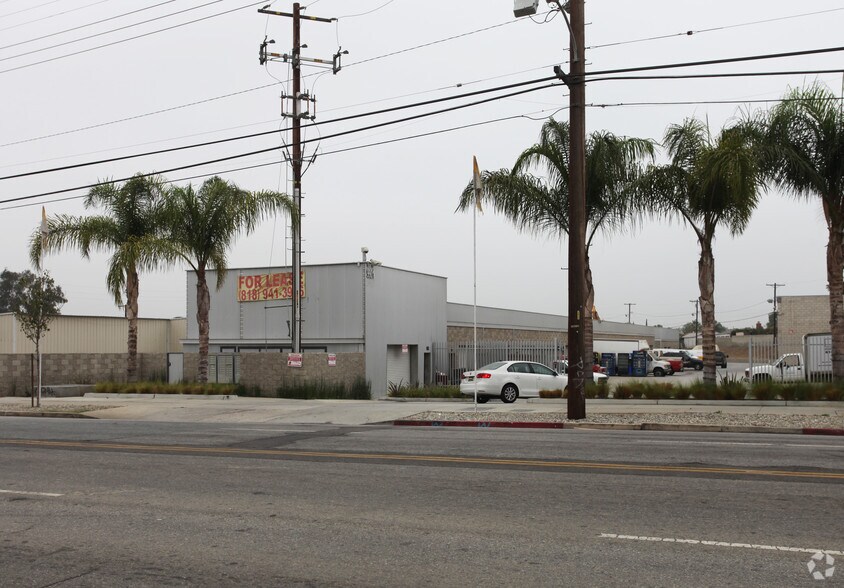 9901 San Fernando Rd, Pacoima, CA à louer - Photo de l’immeuble – Image 3 sur 22