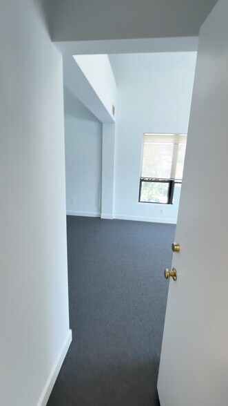 8573 Sudley Rd, Manassas, VA à vendre - Vidéo sur l’annonce professionnelle – Image 3 sur 11