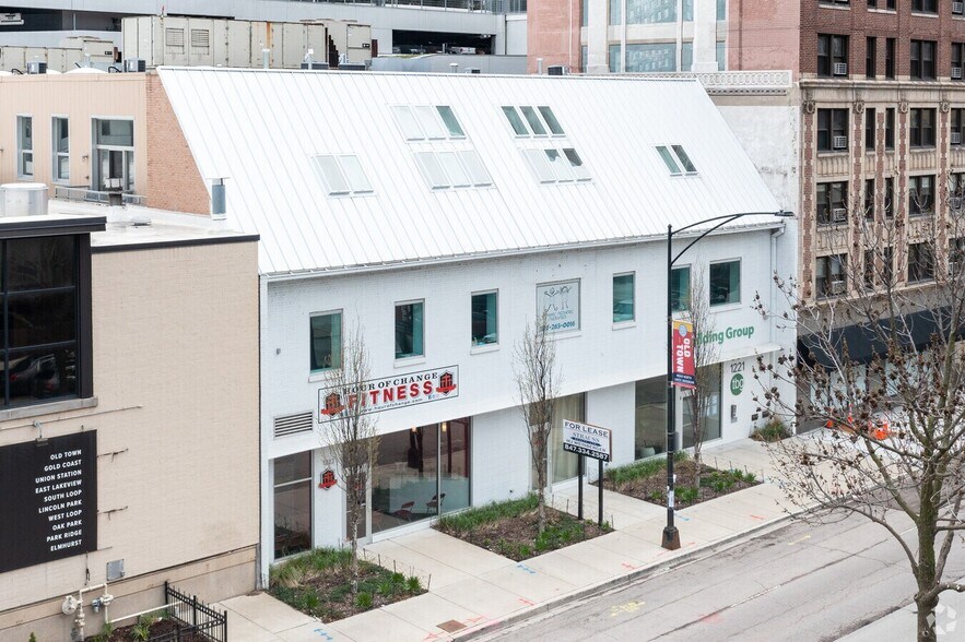 1221 N LaSalle Blvd, Chicago, IL à louer - Photo de l’immeuble – Image 1 sur 15
