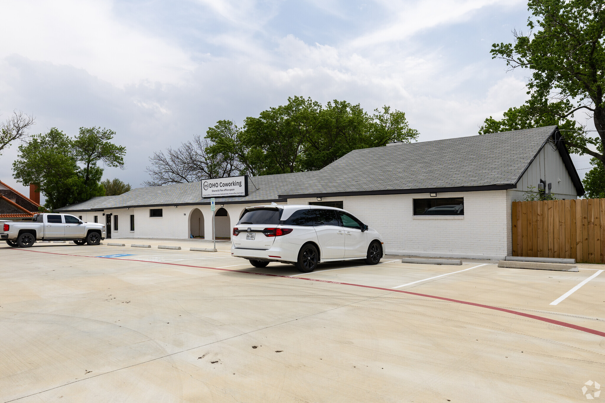 708 E Elms Rd, Killeen, TX à louer Photo principale– Image 1 sur 23