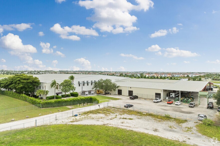 4003 Seminole Pratt Whitney Rd, City Of Westlake, FL à louer - Photo de l’immeuble – Image 2 sur 20