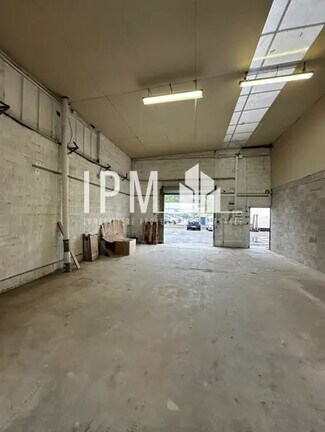 Plus de détails pour Local d'activités à louer