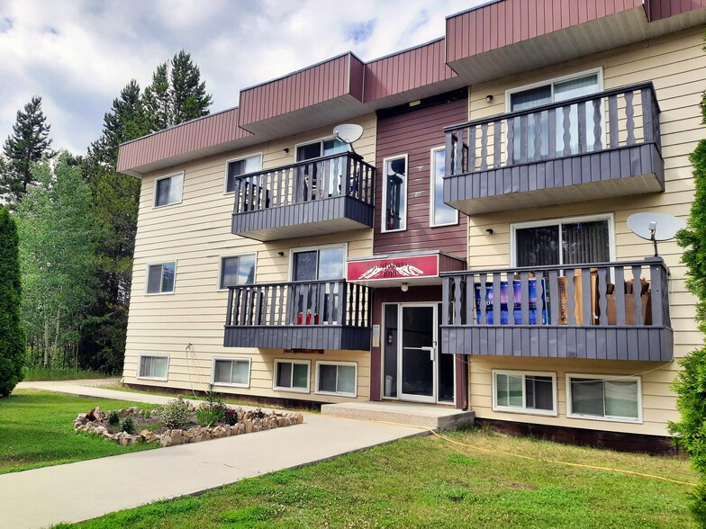 1010 8 Av, Valemount, BC à vendre - Photo principale – Image 1 sur 9