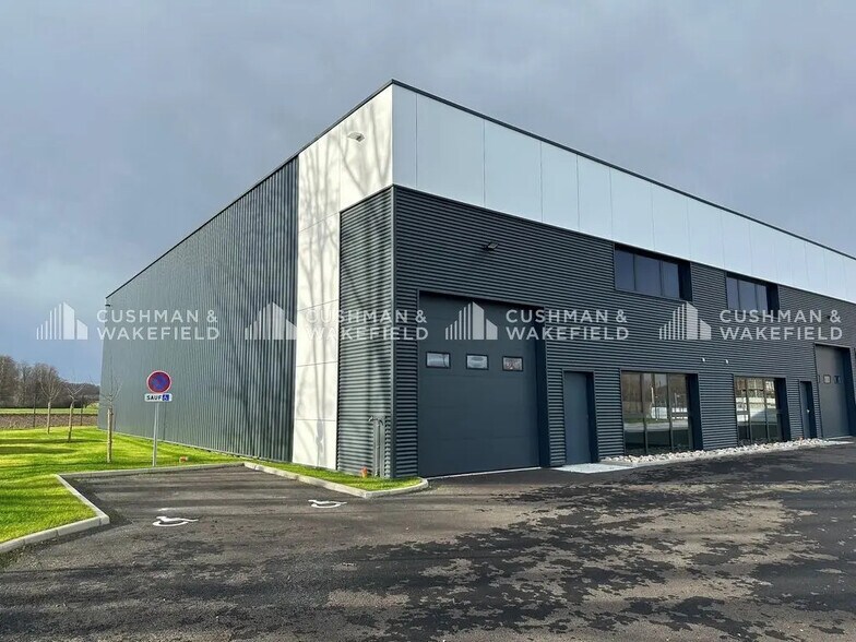 Local d’activités dans Souffelweyersheim à louer - Photo de l’immeuble – Image 1 sur 8
