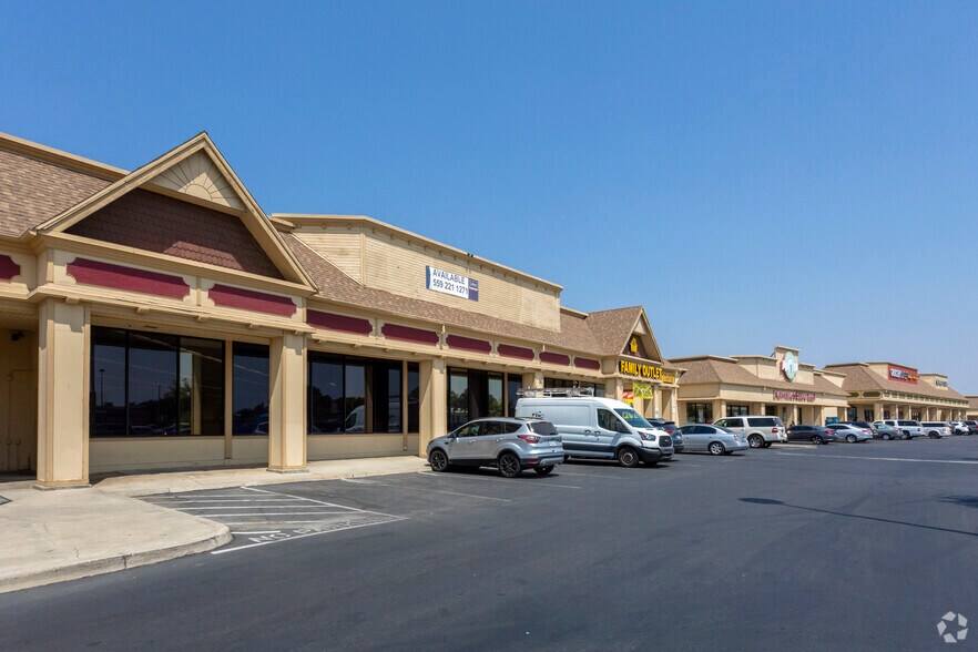 190 E Cross Ave, Tulare, CA à louer - Photo de l’immeuble – Image 1 sur 9
