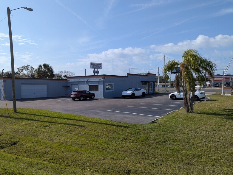7940 Grand Blvd, Port Richey, FL à vendre - Photo de l’immeuble – Image 2 sur 16