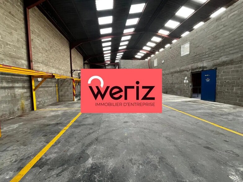 Local d’activités dans Châteauneuf-les-Martigues à louer - Photo de l’immeuble – Image 3 sur 8