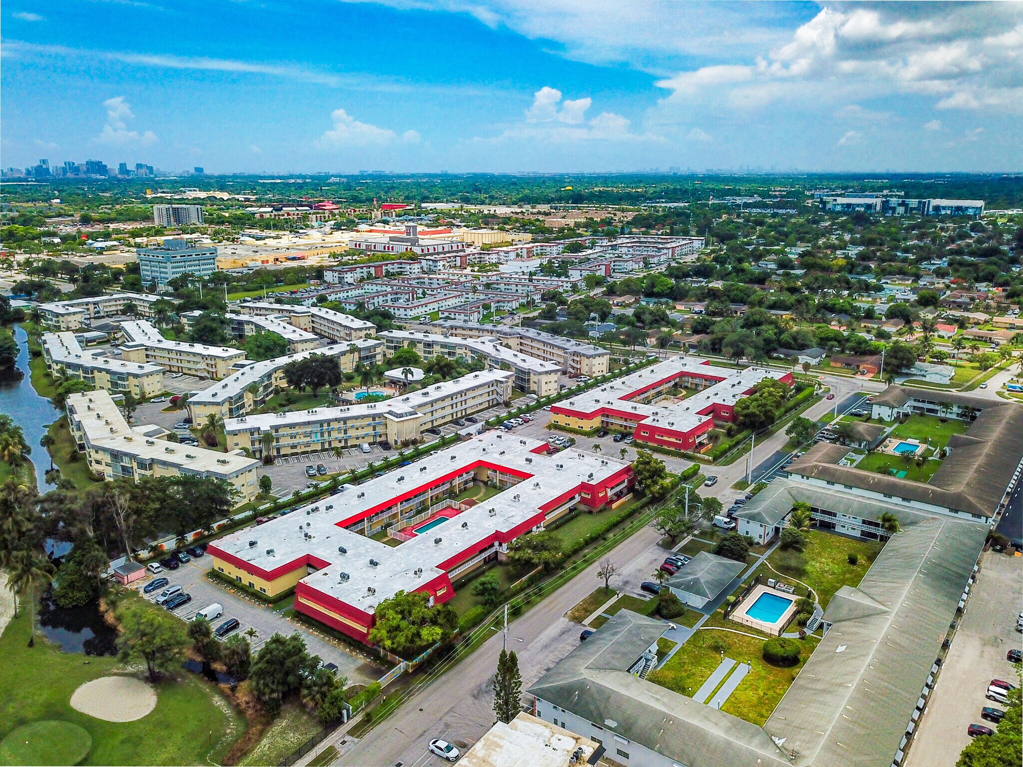 1620-1700 NW 46th Ave, Lauderhill, FL à vendre Photo de l’immeuble– Image 1 sur 9