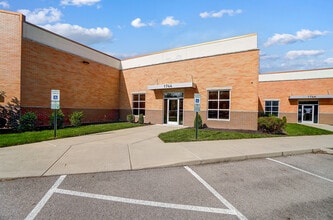 1740 Thomas Paine Pky, Dayton, OH à louer Photo de l’immeuble– Image 1 sur 23
