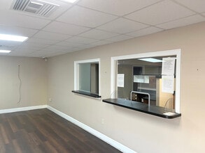 3010 E 138th Ave, Tampa, FL à louer Photo intérieure– Image 2 sur 5