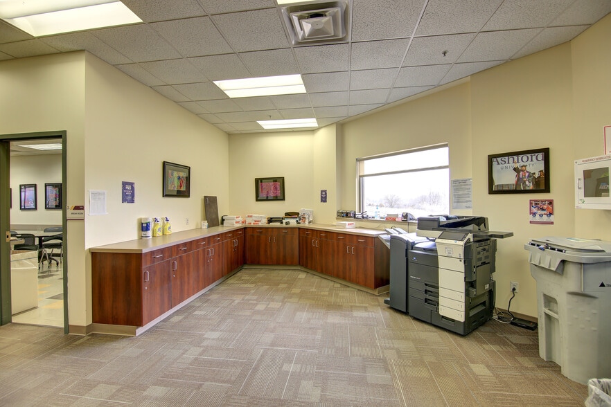 1310 19th Ave NW, Clinton, IA à louer - Photo intérieure – Image 3 sur 15