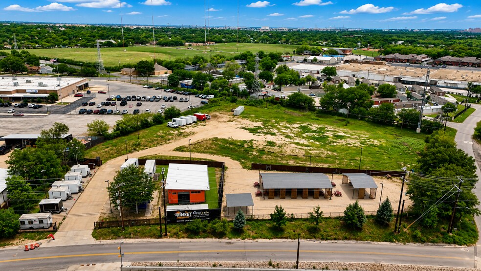 1916 Austin Hwy, San Antonio, TX à vendre - Photo principale – Image 1 sur 30