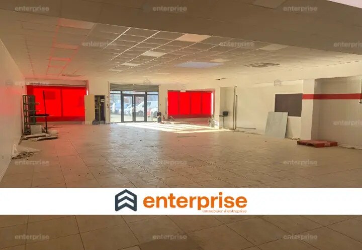 Local commercial dans Abbeville à louer Photo intérieure– Image 1 sur 3