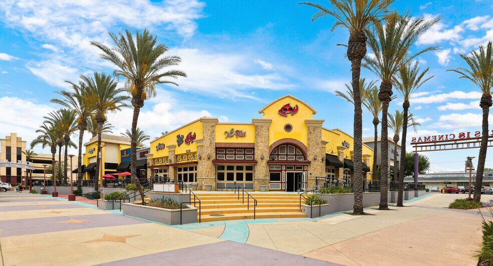 265 Glendora Ave, West Covina, CA à louer - Photo de l’immeuble – Image 2 sur 27