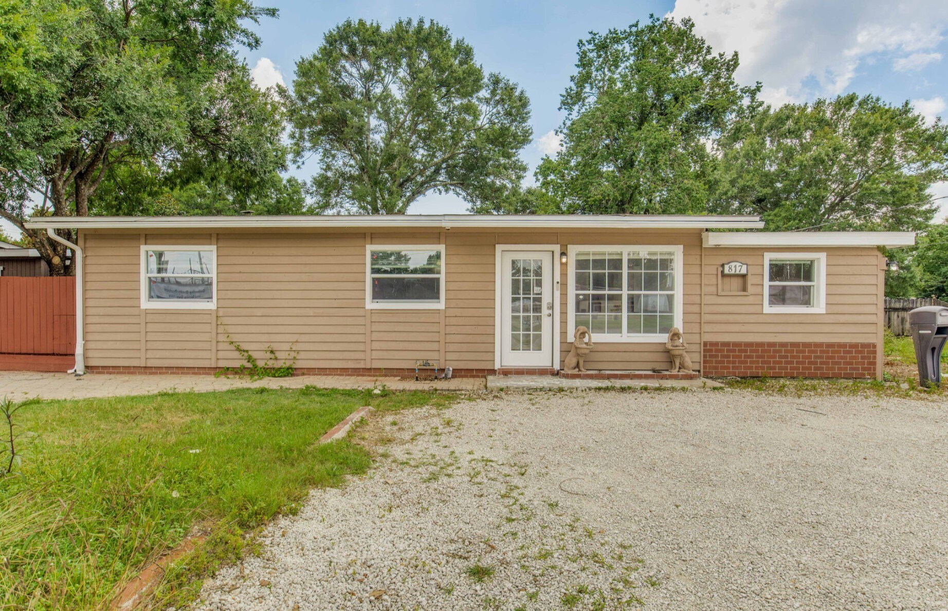 817 Beverly Pky, Pensacola, FL à louer Photo principale– Image 1 sur 9