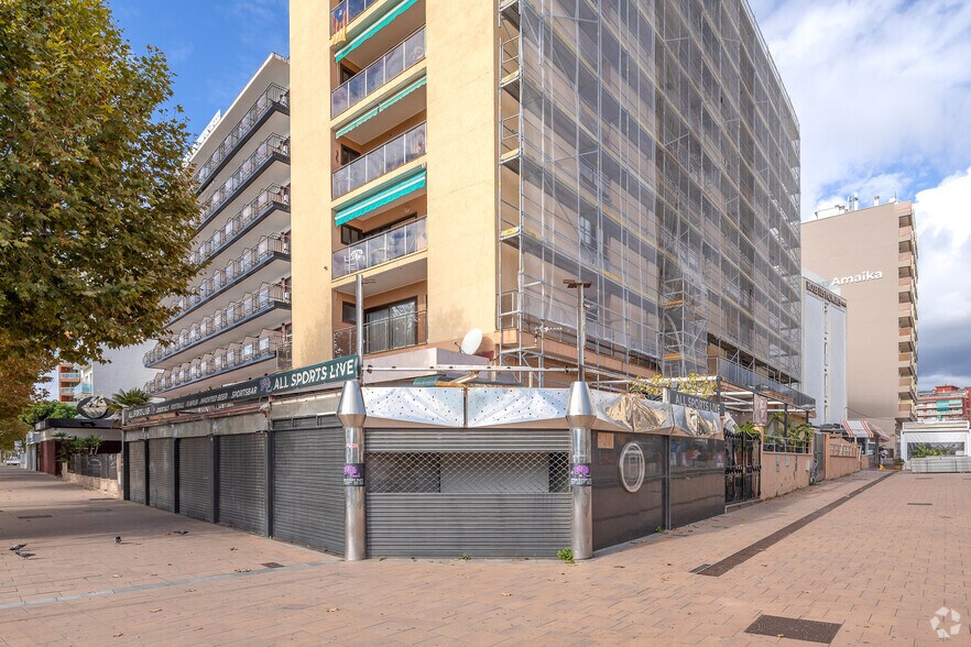 Immeuble residentiel dans Calella, Barcelona à vendre - Photo de l’immeuble – Image 1 sur 2