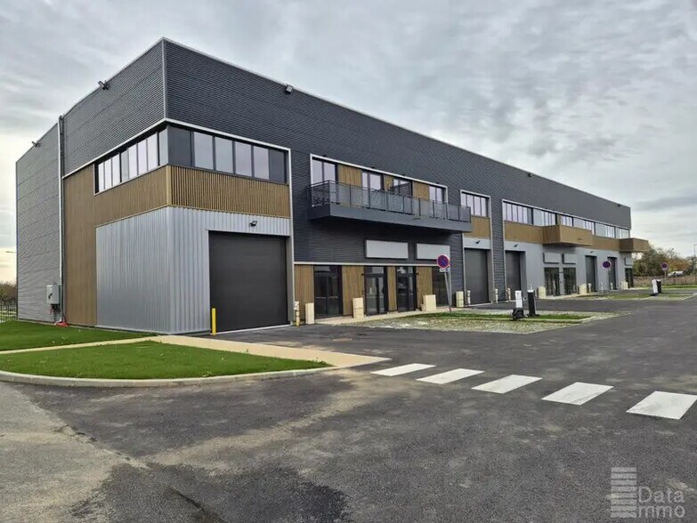 Industriel/Logistique dans Chalifert à louer - Photo de l’immeuble – Image 3 sur 11