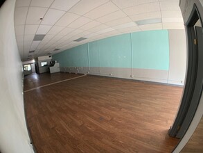 100 N Ashwood Ave, Ventura, CA à louer Photo intérieure– Image 2 sur 19