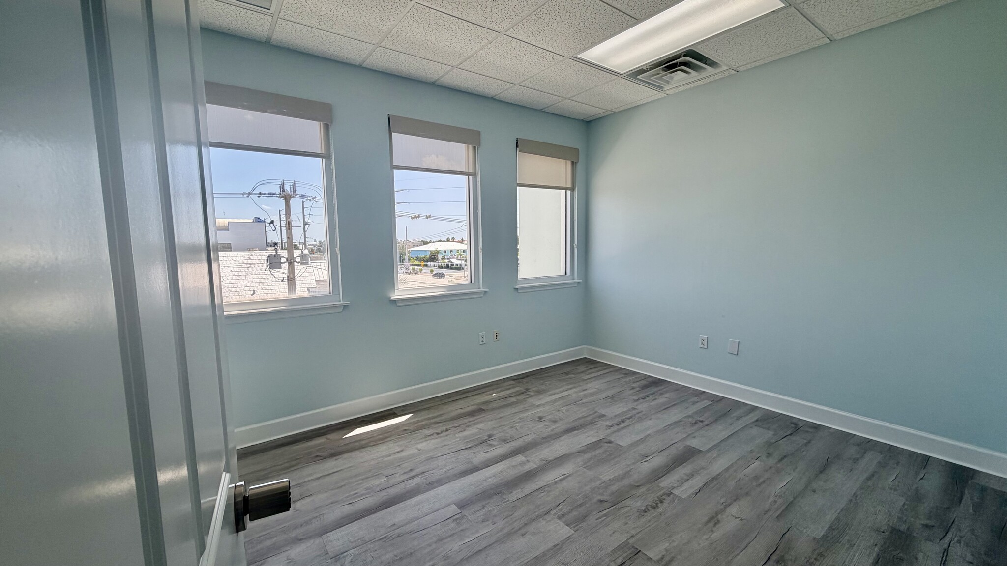 100 SW Albany Ave, Stuart, FL à louer Photo intérieure– Image 1 sur 9
