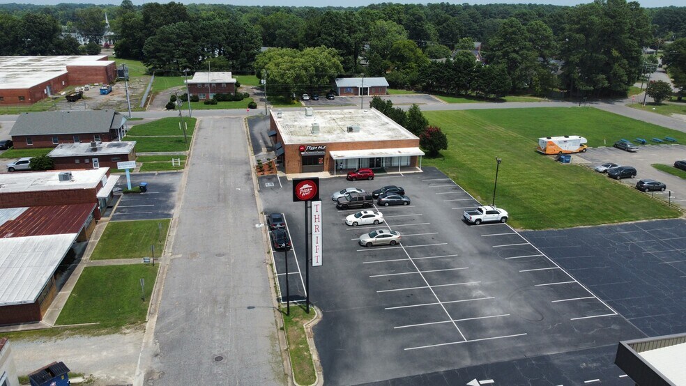 405 Peacock St, Ahoskie, NC à louer - Photo de l’immeuble – Image 2 sur 7