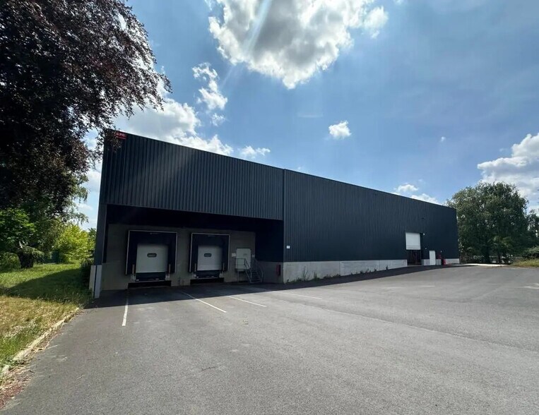Industriel/Logistique dans LA CHAPELLE-D'ARMENTIERES à vendre - Photo de l’immeuble – Image 2 sur 17